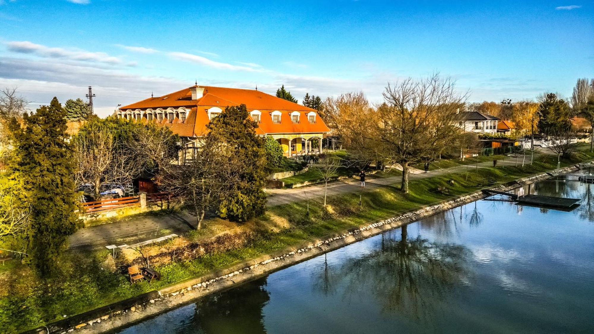 Bed and Breakfast Regia Panzió Halászi Exterior foto