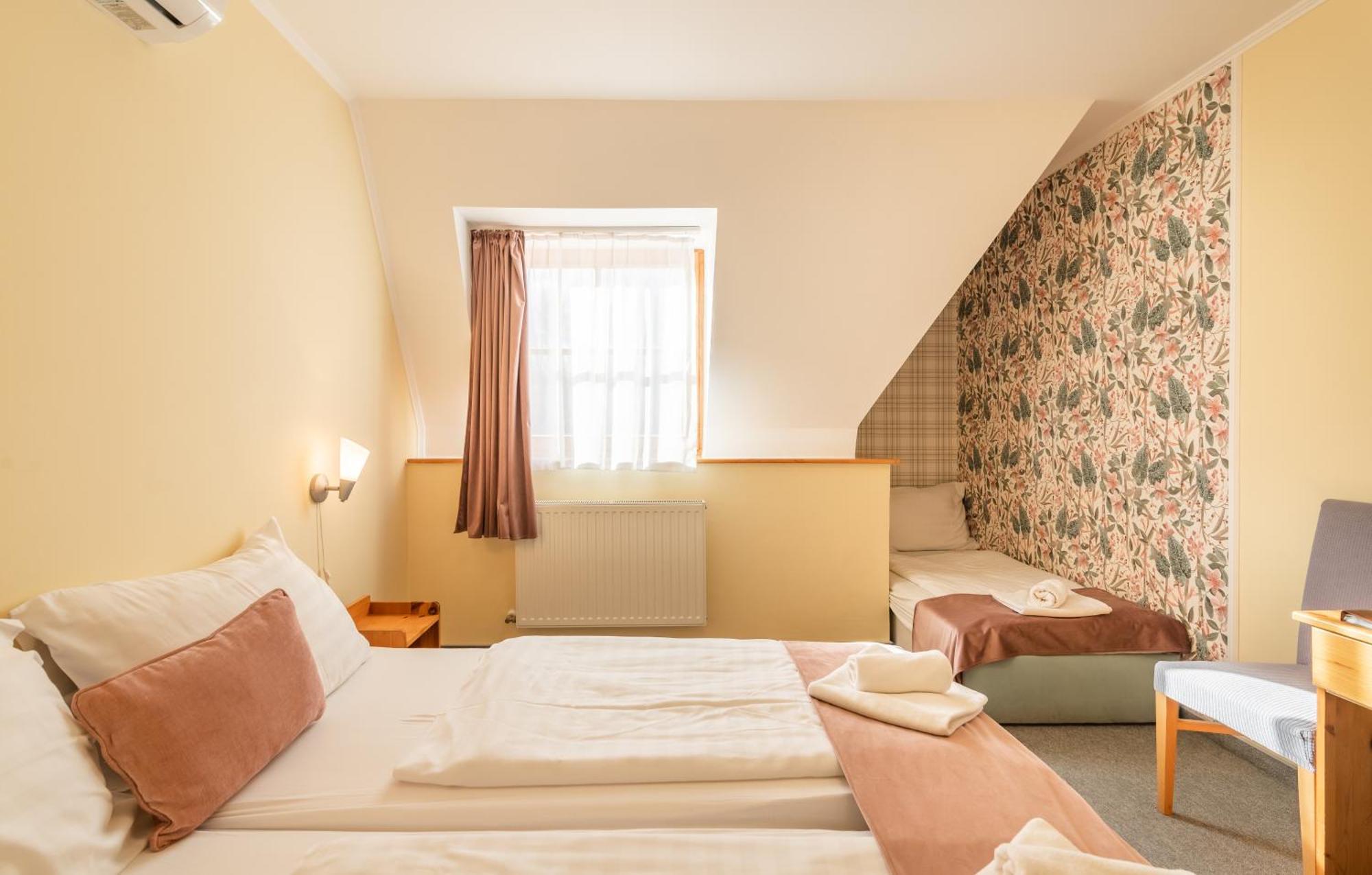 Bed and Breakfast Regia Panzió Halászi Exterior foto