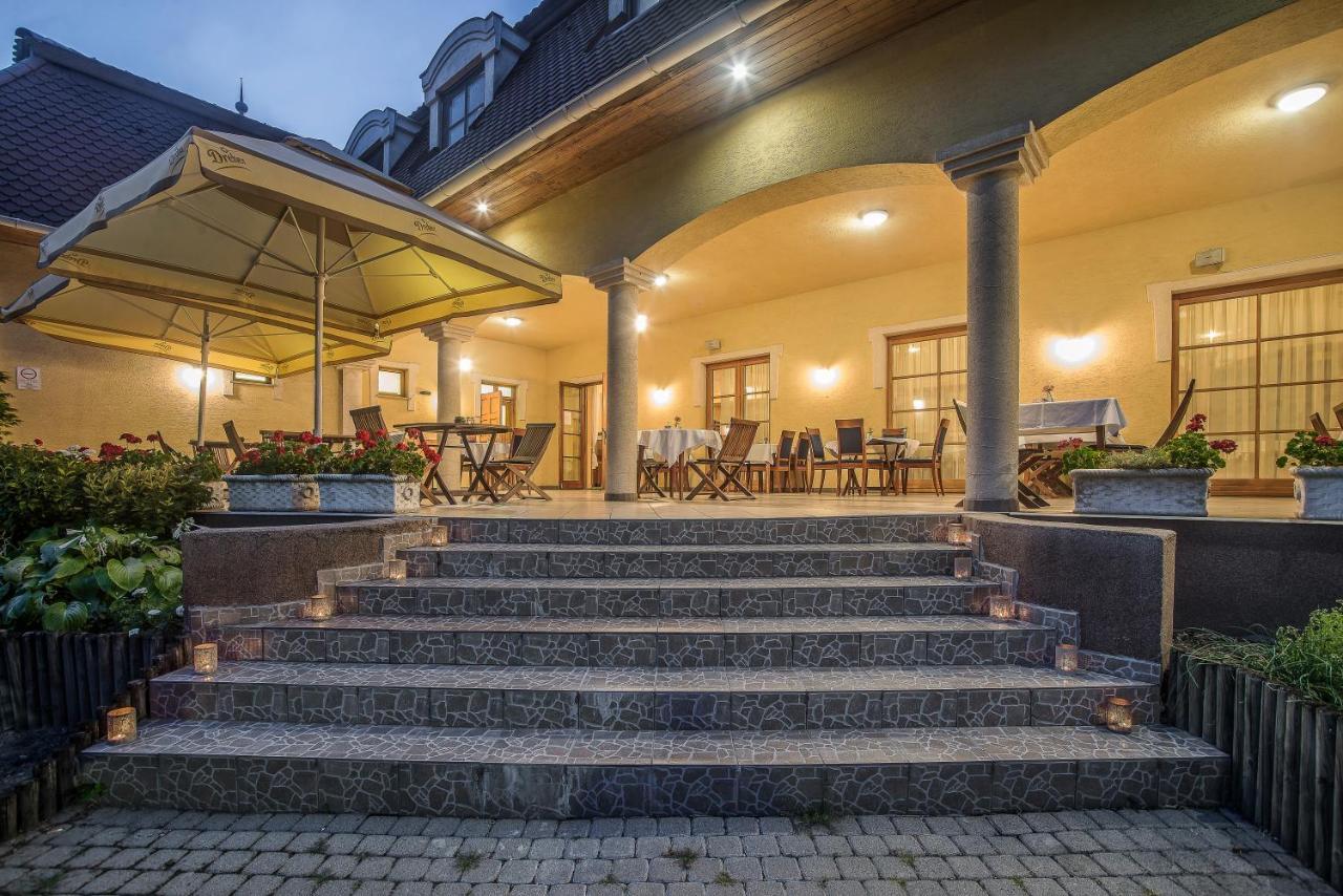Bed and Breakfast Regia Panzió Halászi Exterior foto